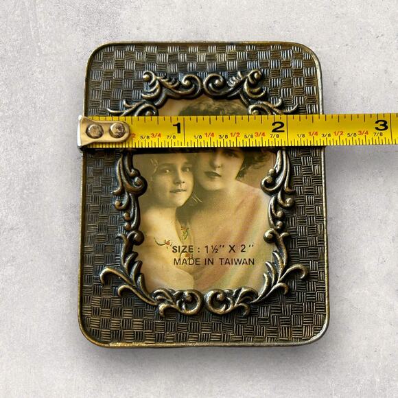 Vintage Metal Floral Miniature Picture Frame - Picture 2 of 4